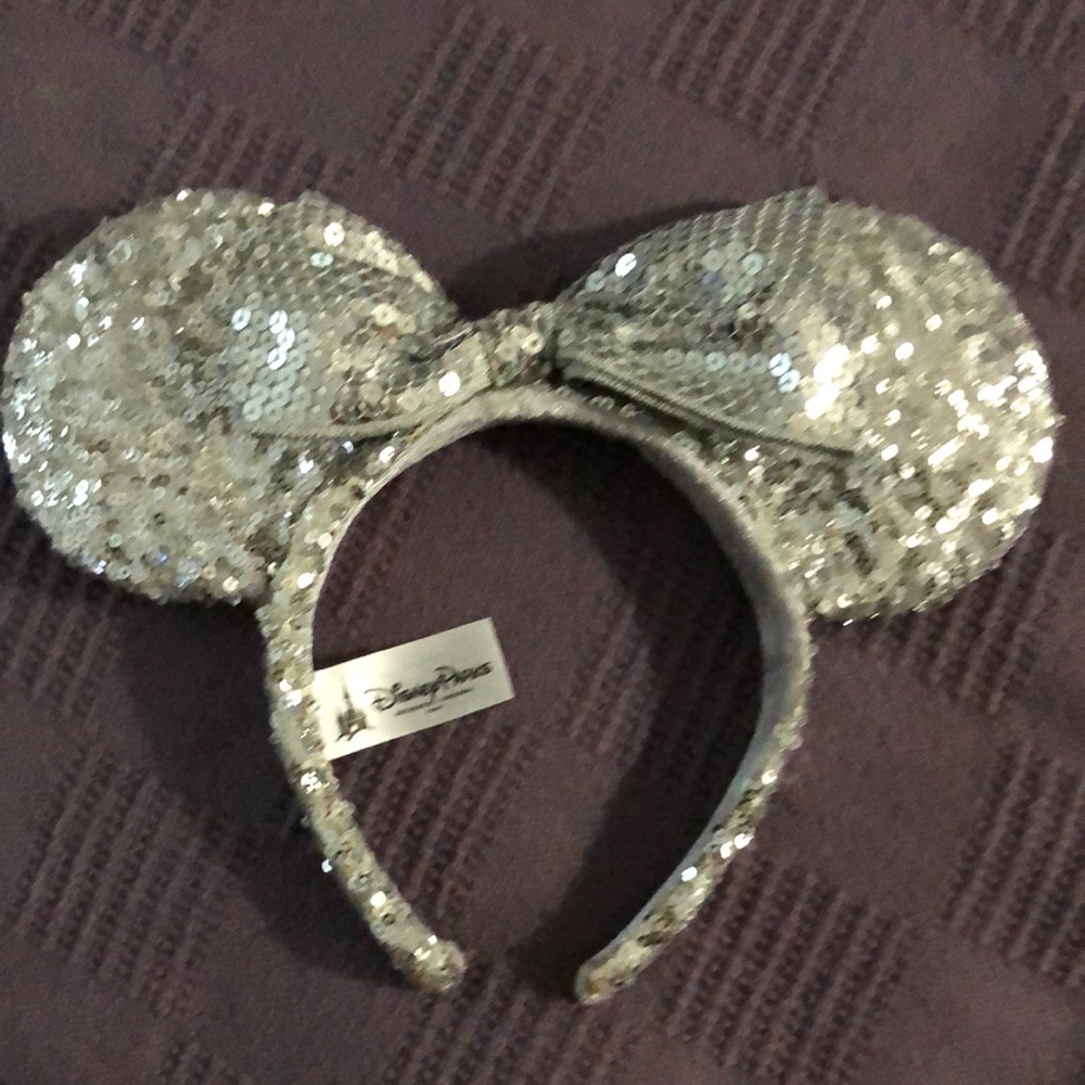 Authentic Disney Parks Minnie mouse ears headband